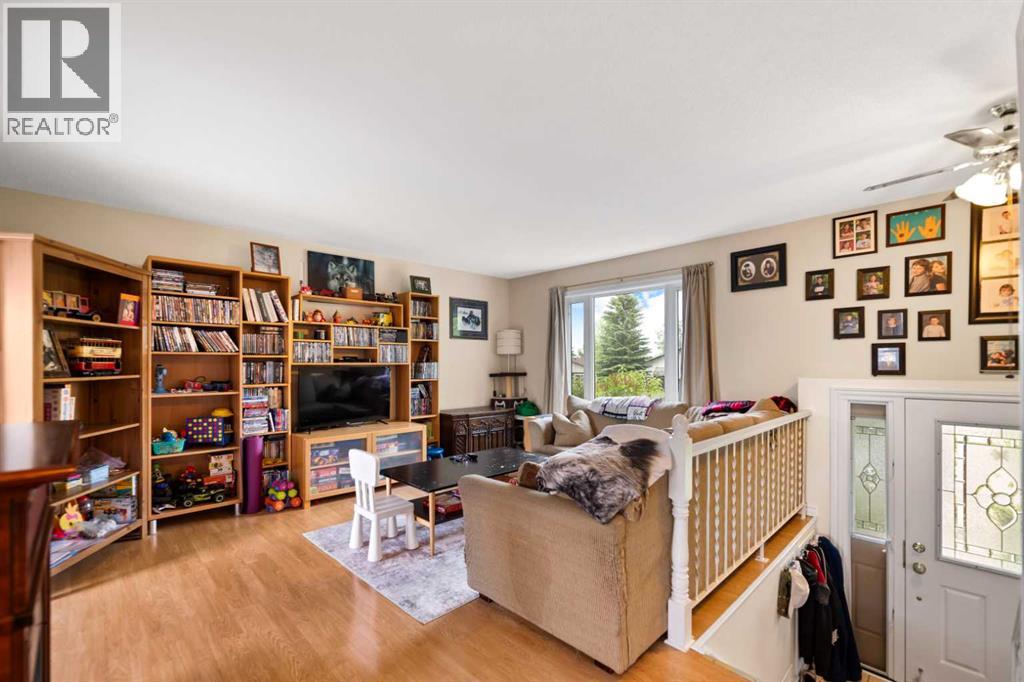 323 maddock Crescent NE - 12