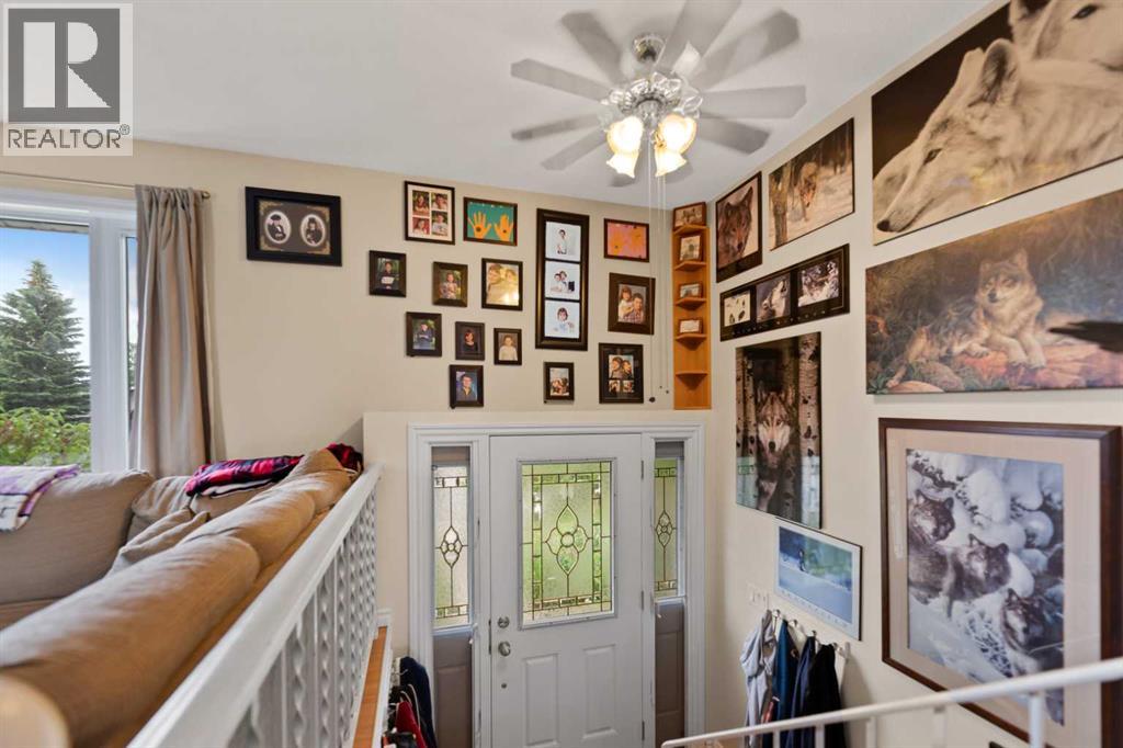 323 maddock Crescent NE - 10