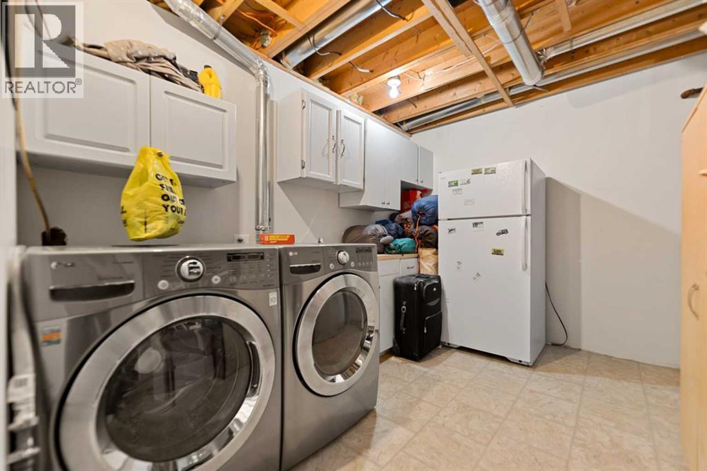 323 maddock Crescent NE - 34
