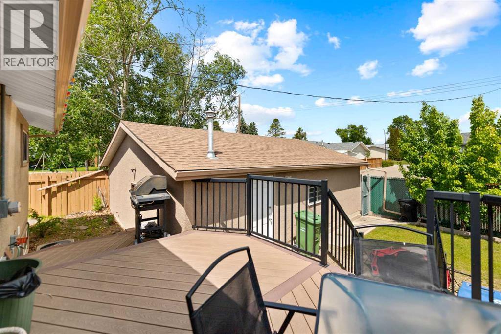 323 maddock Crescent NE - 6