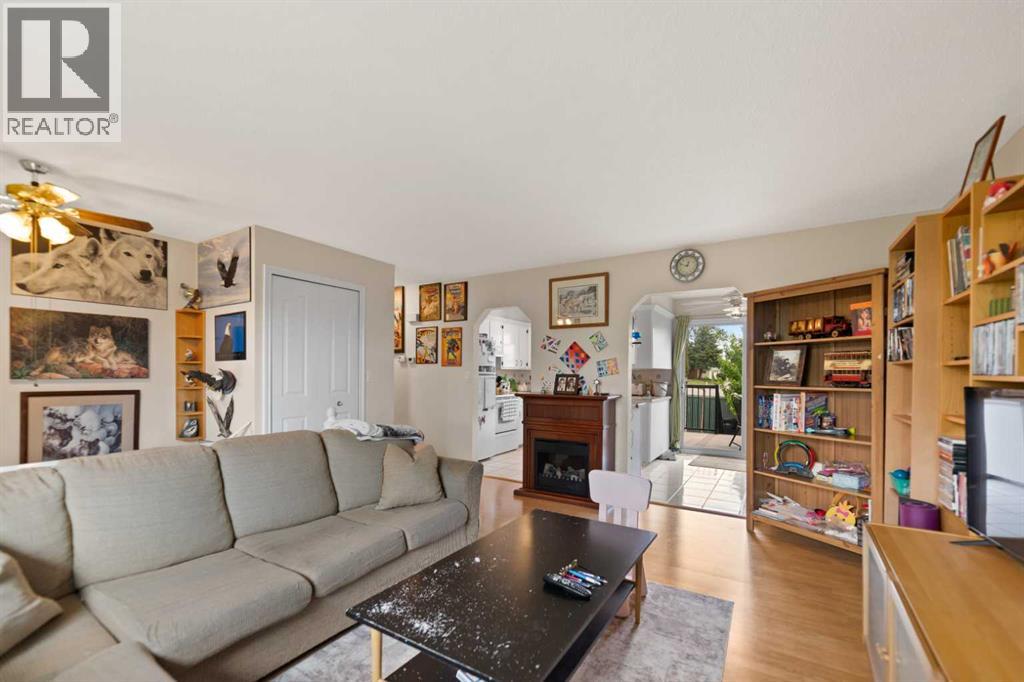 323 maddock Crescent NE - 13