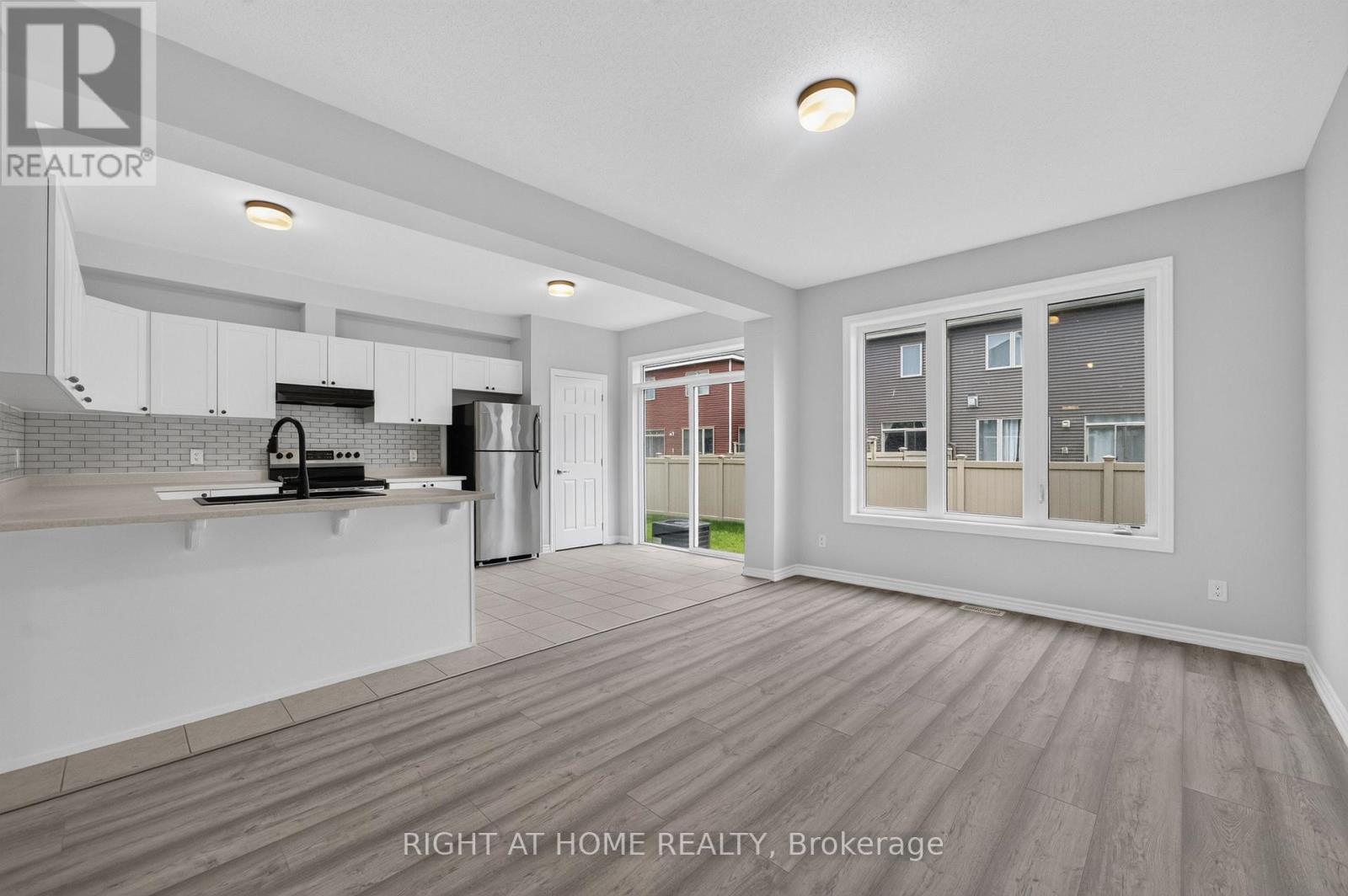 263 SWEETVALLEY DRIVE - 10