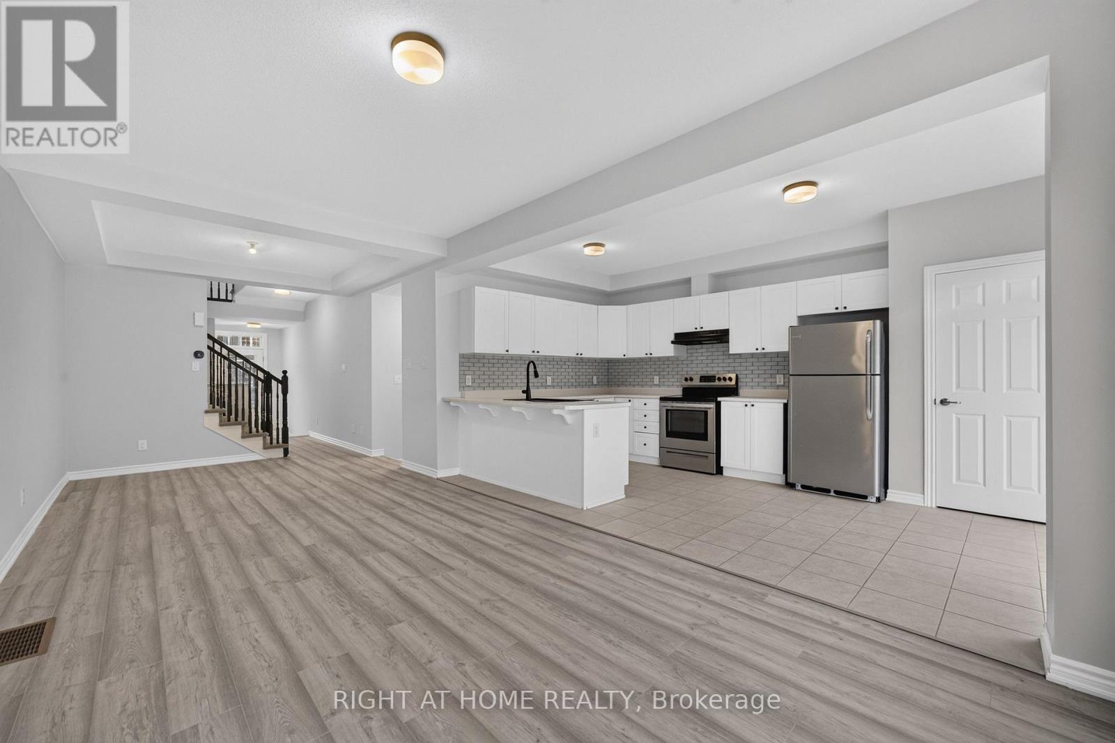 263 SWEETVALLEY DRIVE - 12
