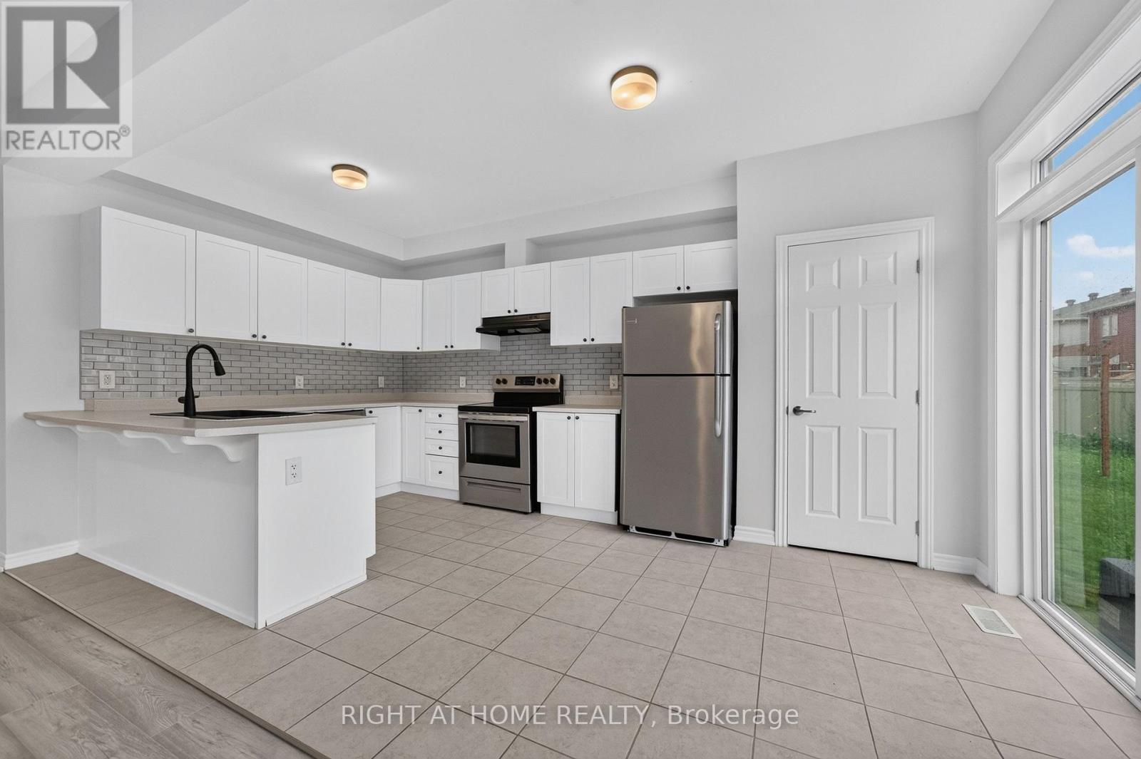 263 SWEETVALLEY DRIVE - 13