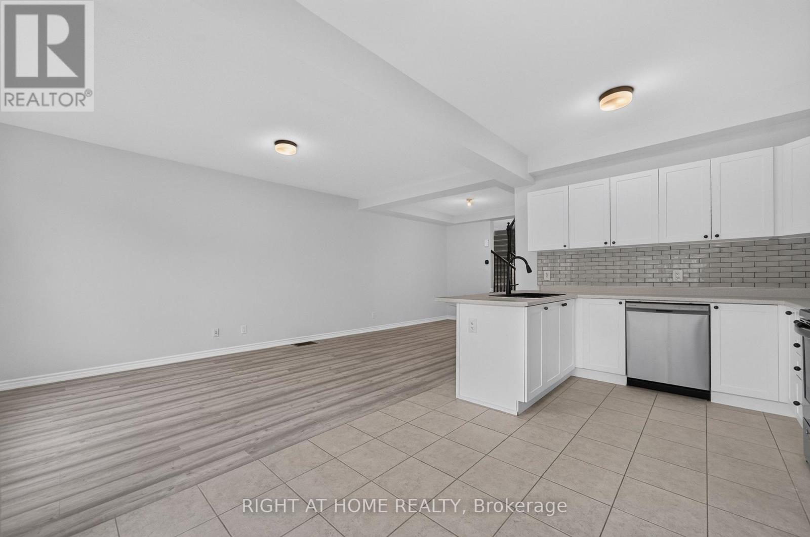 263 SWEETVALLEY DRIVE - 16