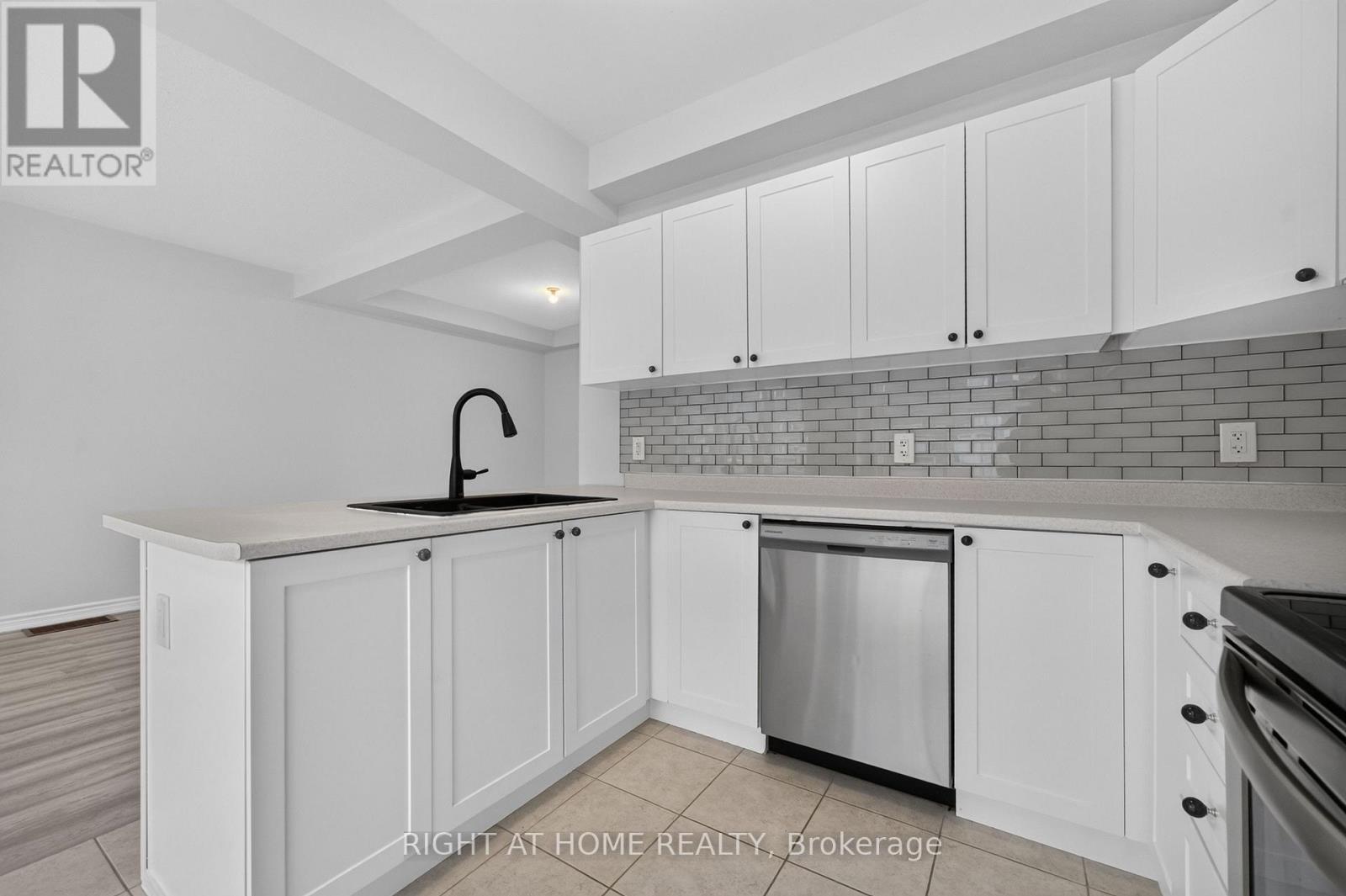 263 SWEETVALLEY DRIVE - 18