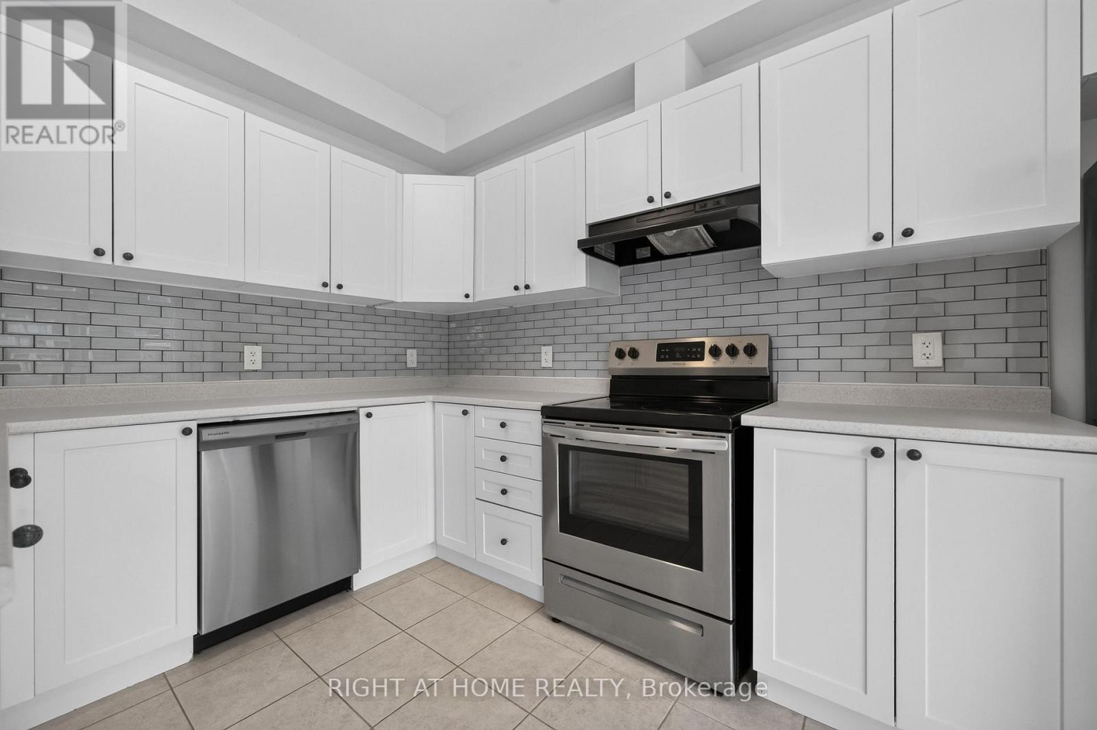 263 SWEETVALLEY DRIVE - 19