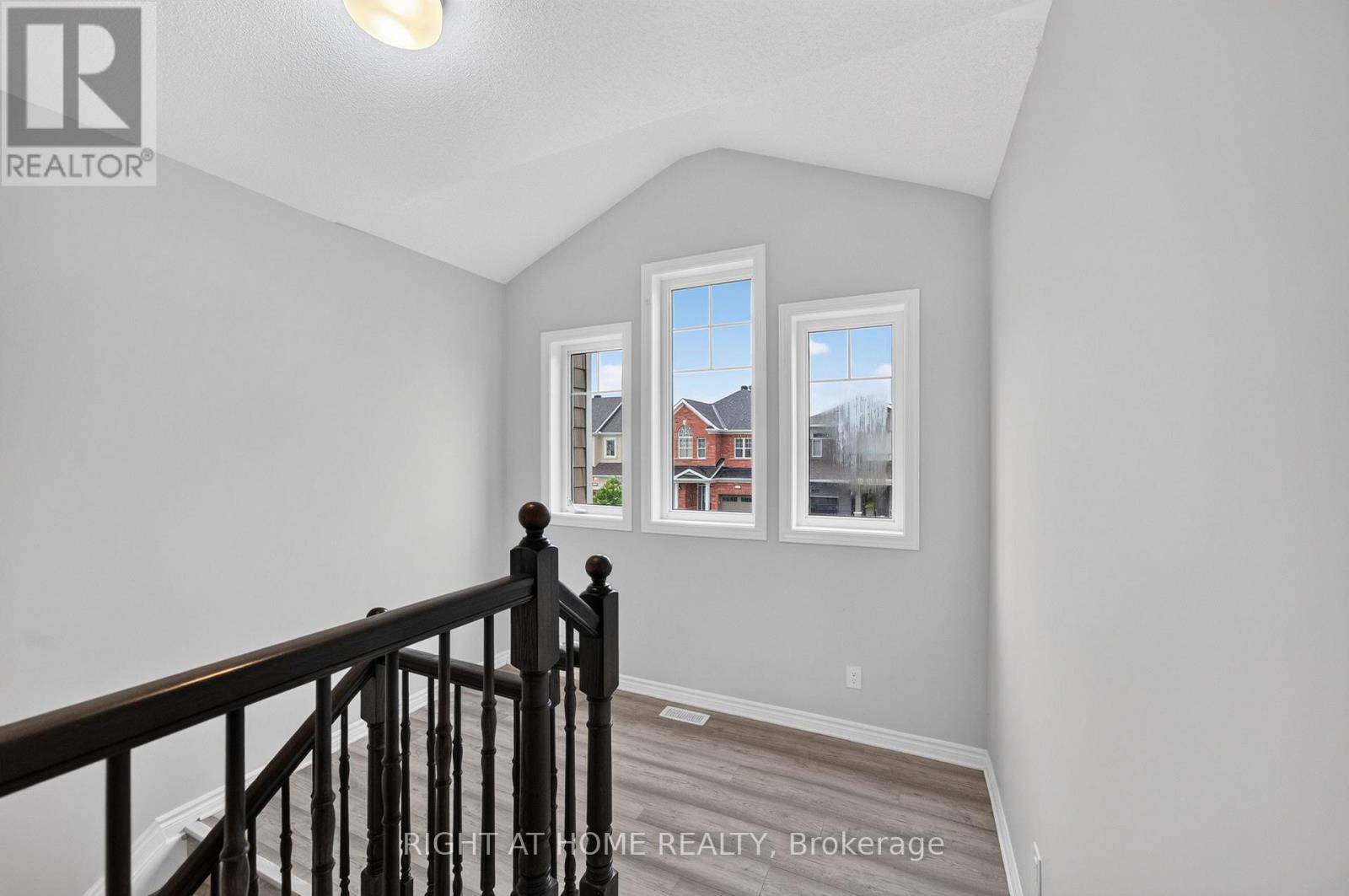 263 SWEETVALLEY DRIVE - 23