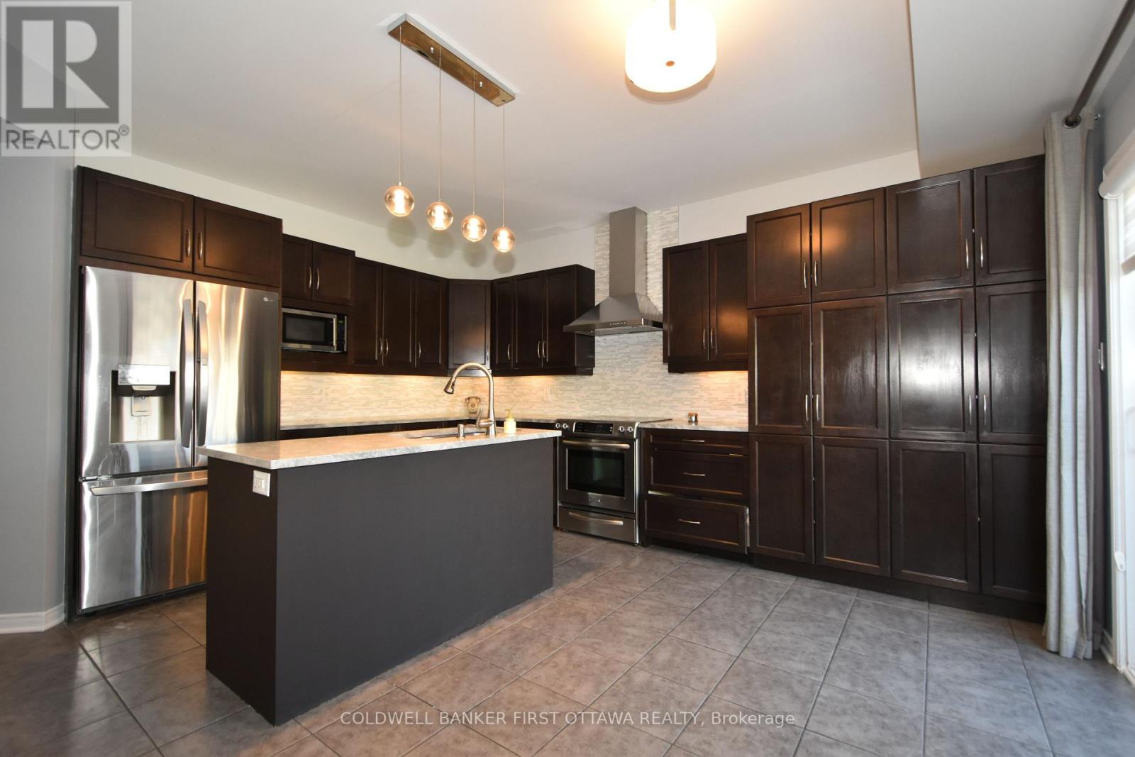 413 BLACKLEAF DRIVE, Ottawa. Luxury613. By Peter Sagos - Image 7