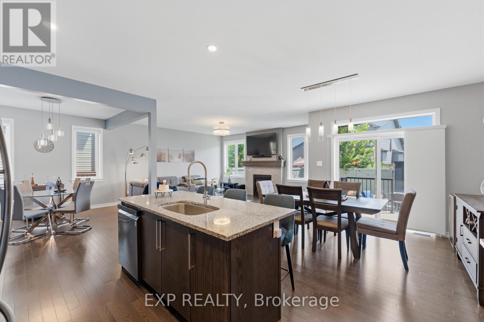 307 OXER PLACE - 10