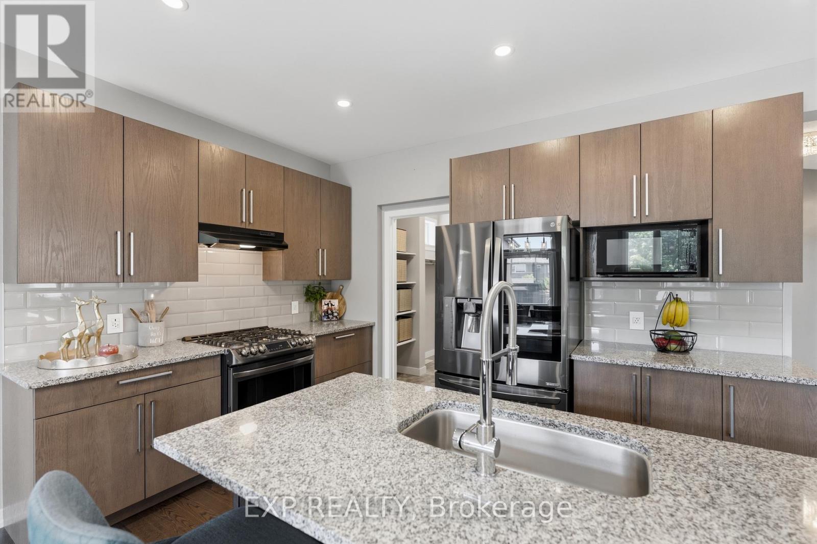 307 OXER PLACE - 13