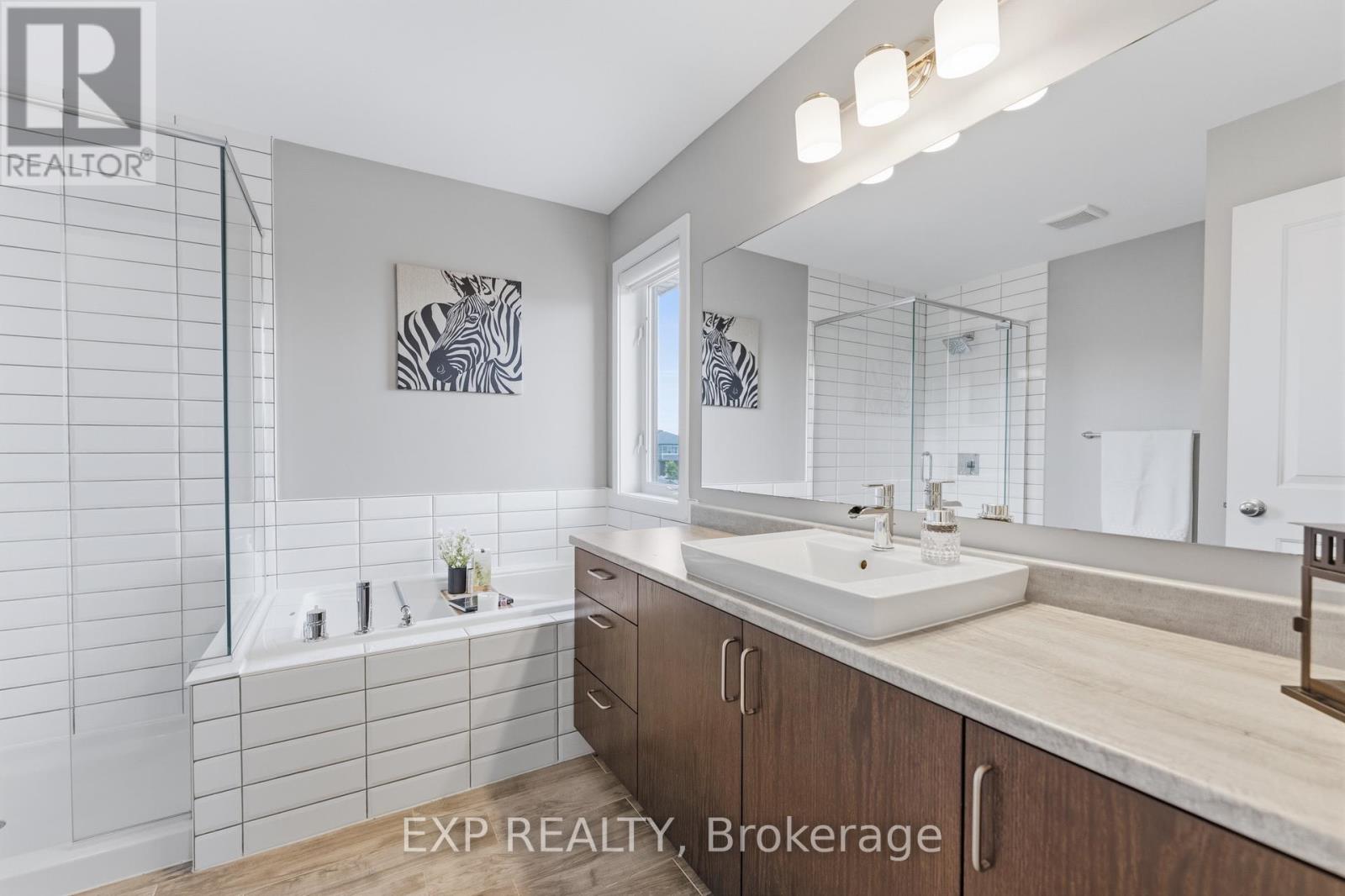 307 OXER PLACE - 25