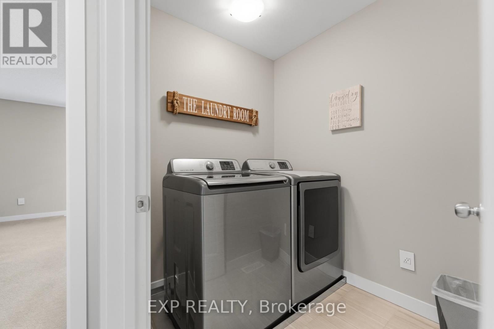 307 OXER PLACE - 31