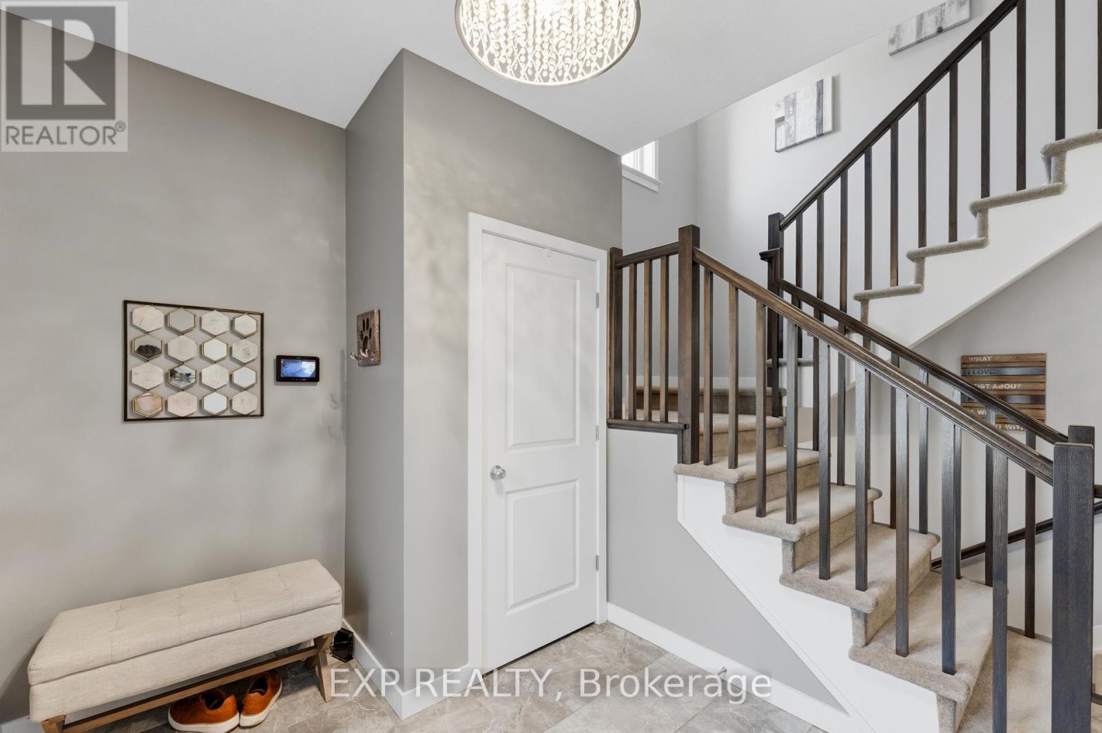 307 OXER PLACE - 4