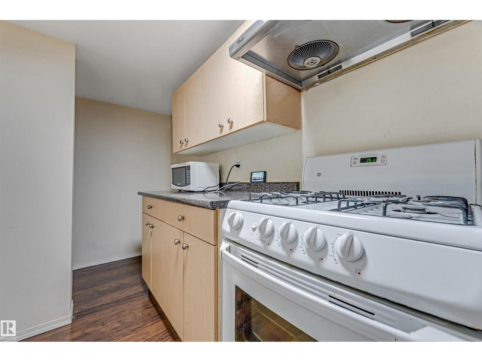 5156 2 AV SW SW - 58