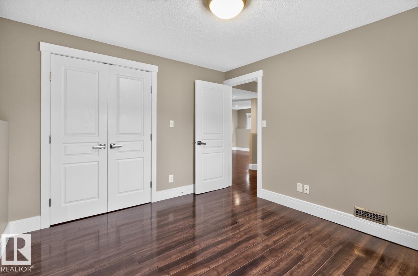 5612 55 ST - 25