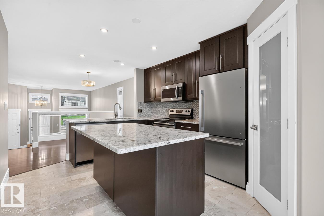 5612 55 ST - 4