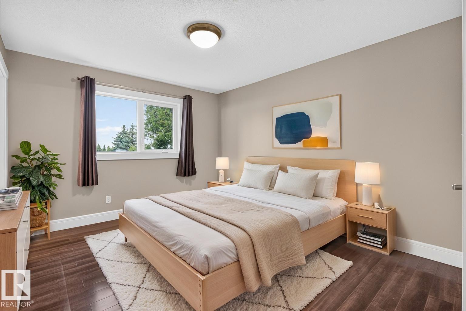 5612 55 ST - 8