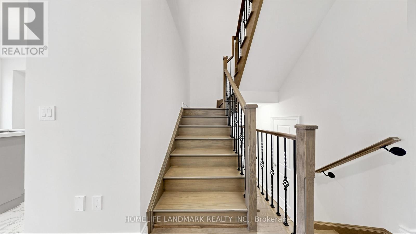 1329 MERTON ROAD - 17