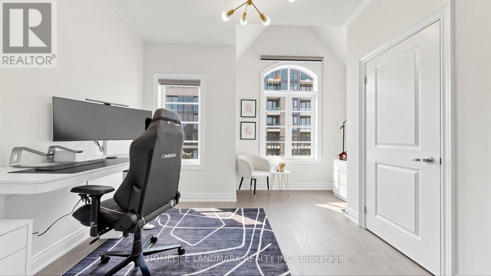1329 MERTON ROAD - 26
