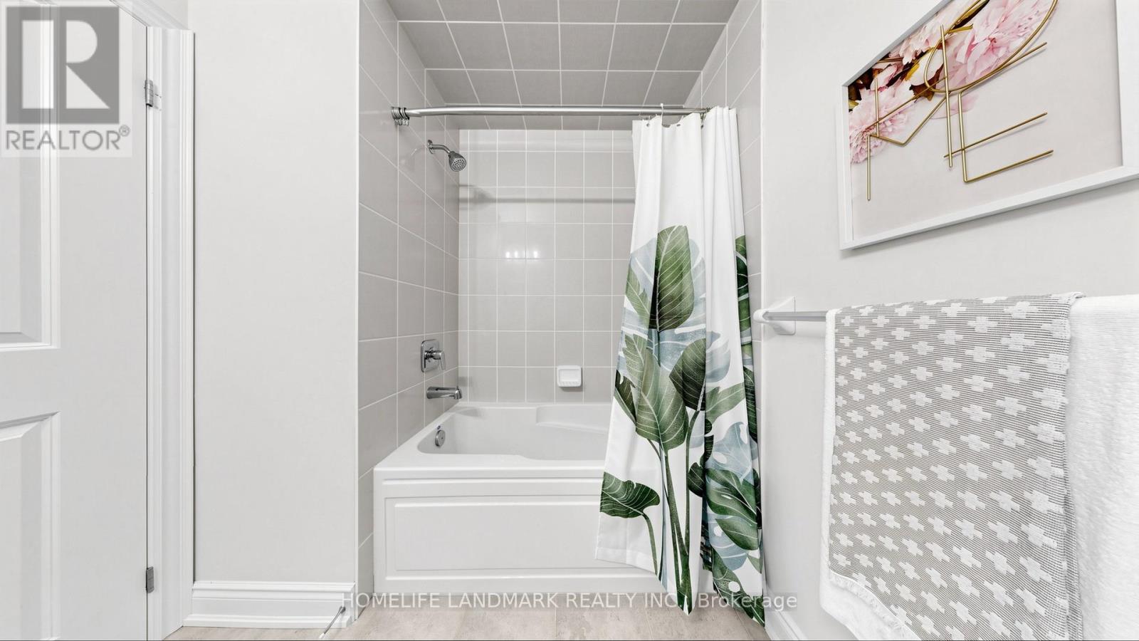 1329 MERTON ROAD - 28