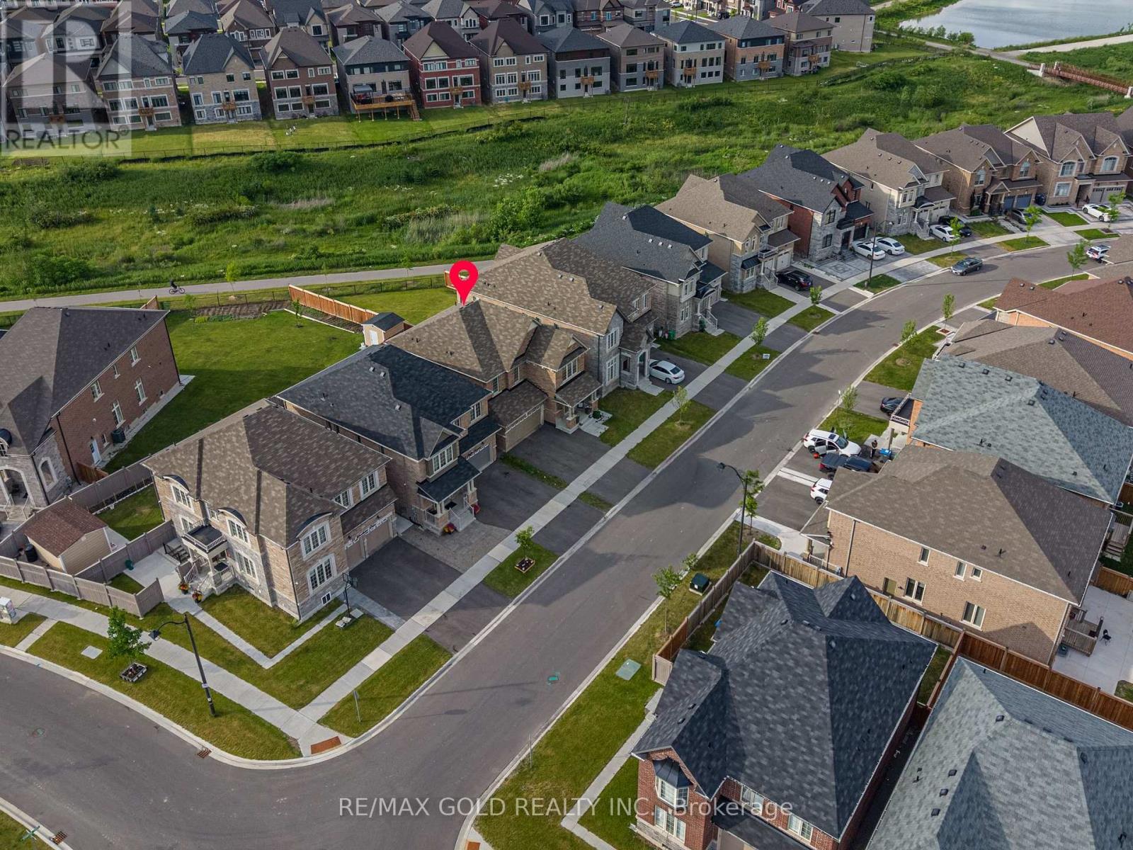 66 PUFFIN CRESCENT - 1