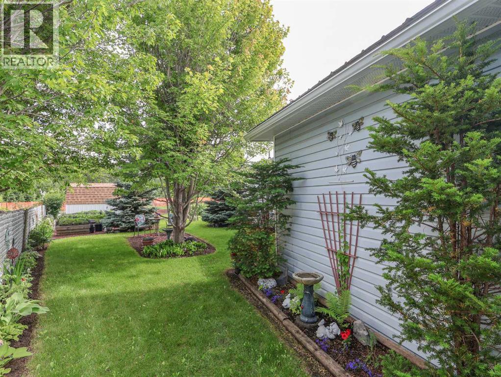 Listing photo – 5910 Spruce Park Crescent, Stettler