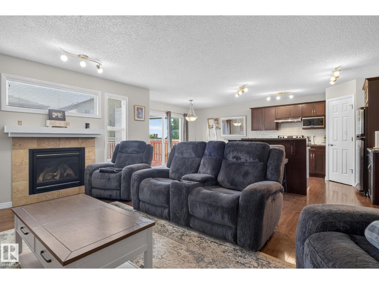 7858 170A AV NW - 10