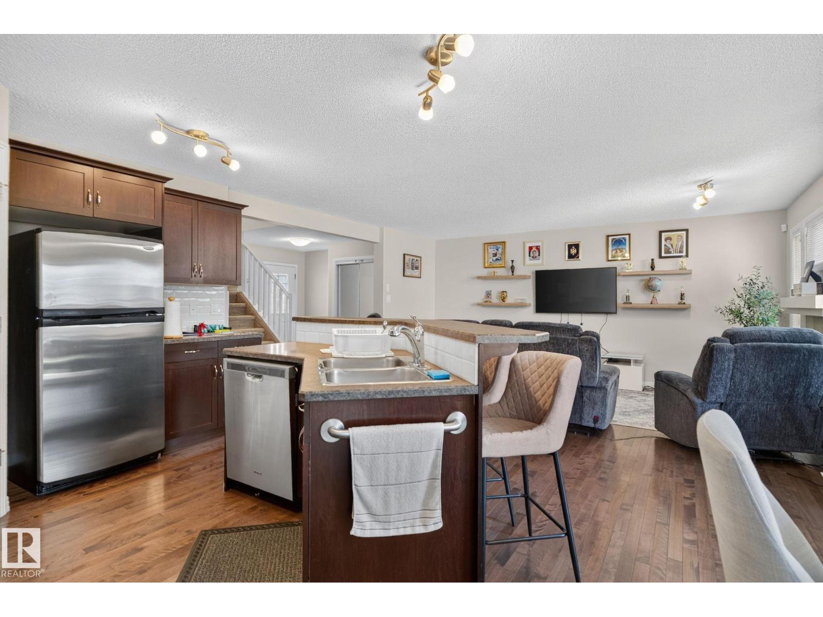 7858 170A AV NW - 15