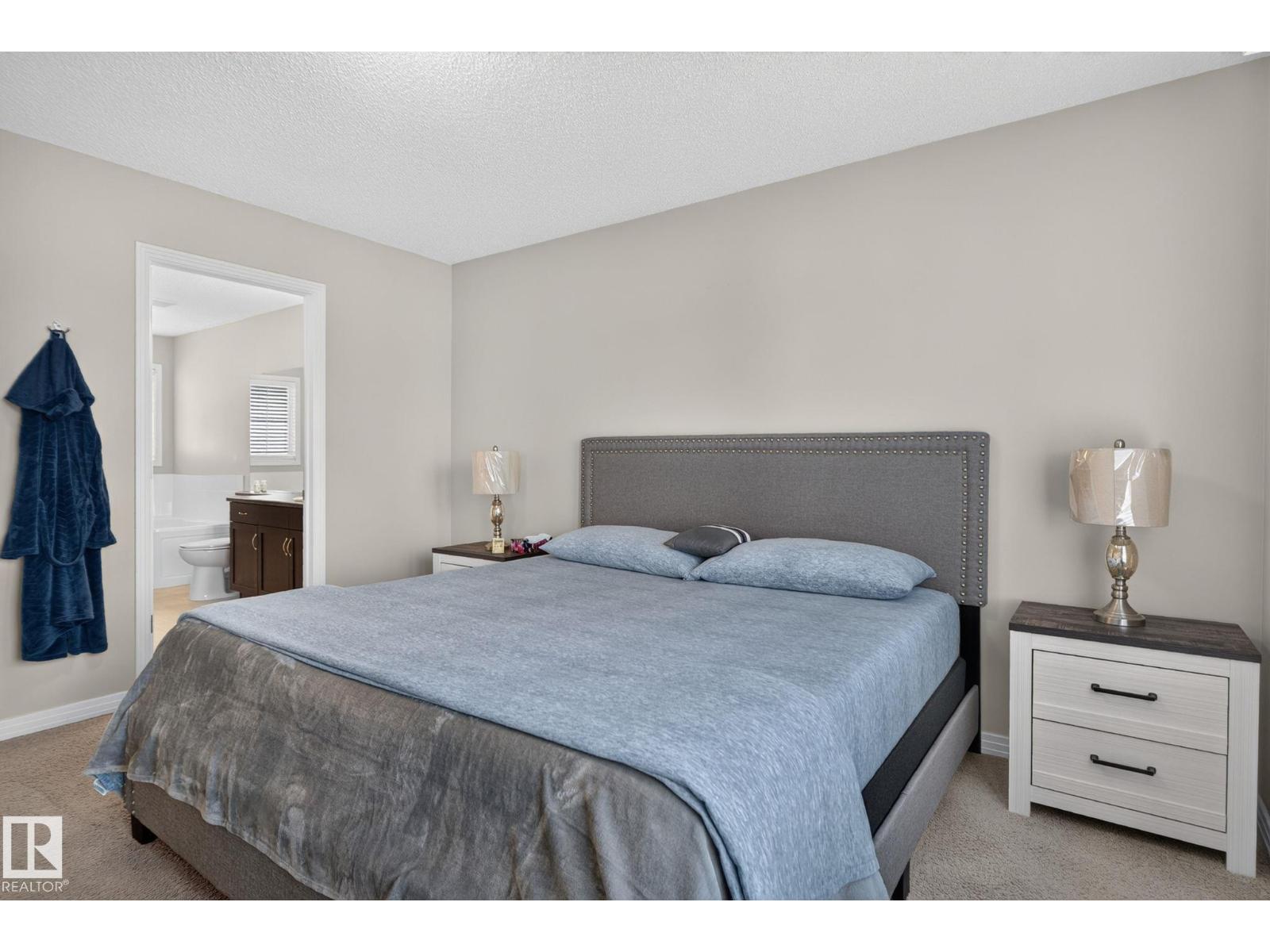 7858 170A AV NW - 23