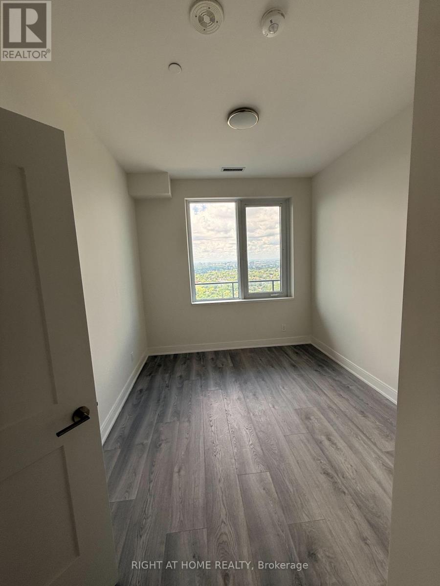 #PH03 15 ELLERSLIE AVENUE - 15