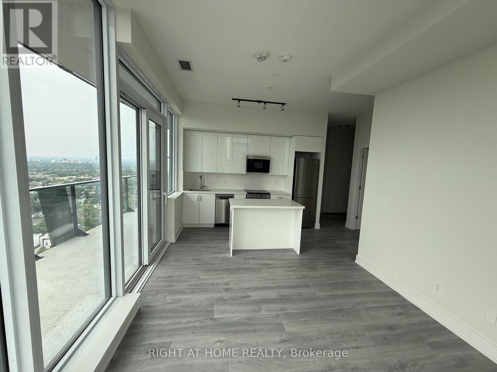 #PH03 15 ELLERSLIE AVENUE - 6