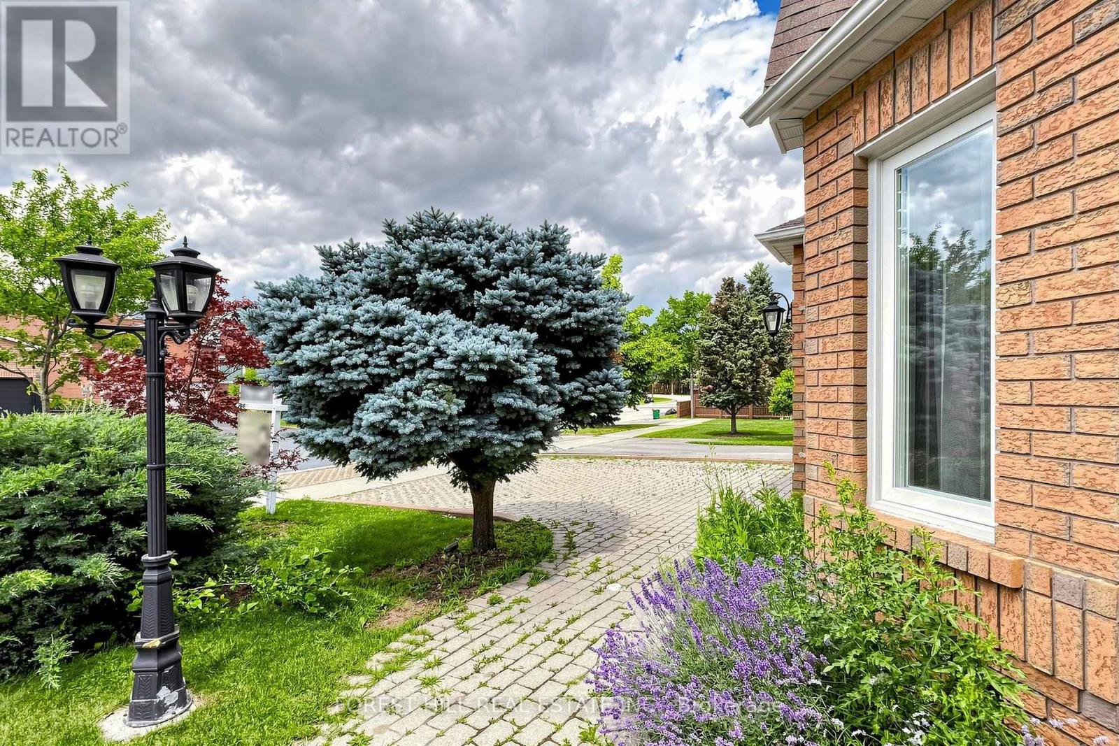 47 EDENBRIDGE DRIVE - 2