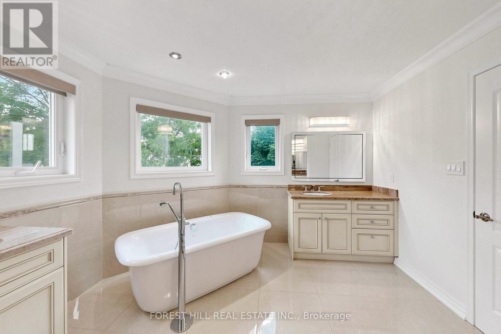 47 EDENBRIDGE DRIVE - 22
