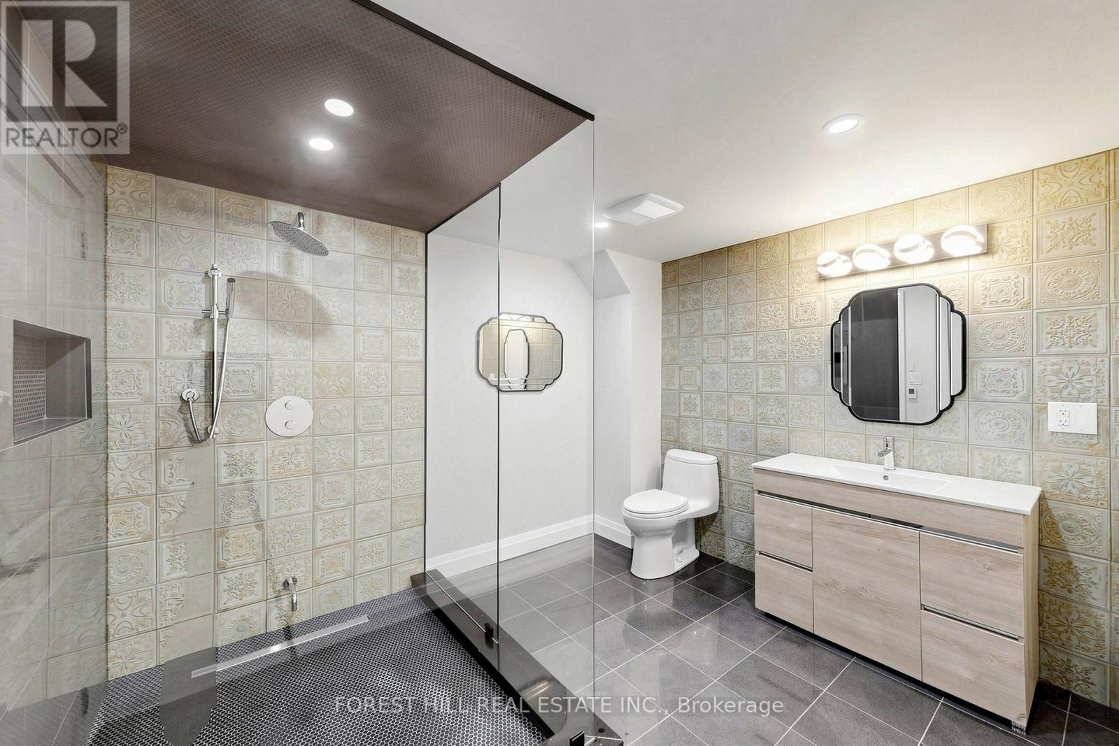 47 EDENBRIDGE DRIVE - 34