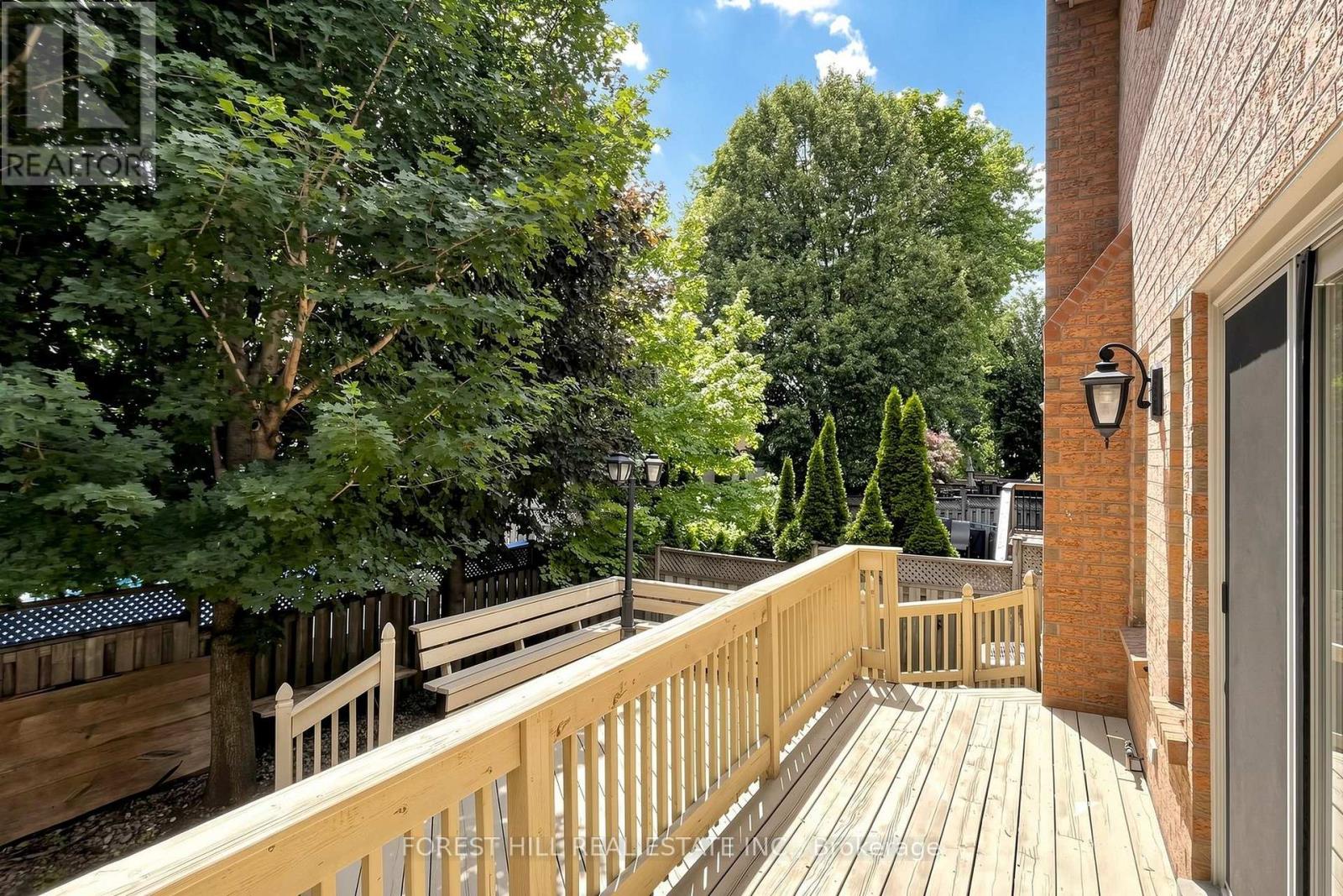 47 EDENBRIDGE DRIVE - 35