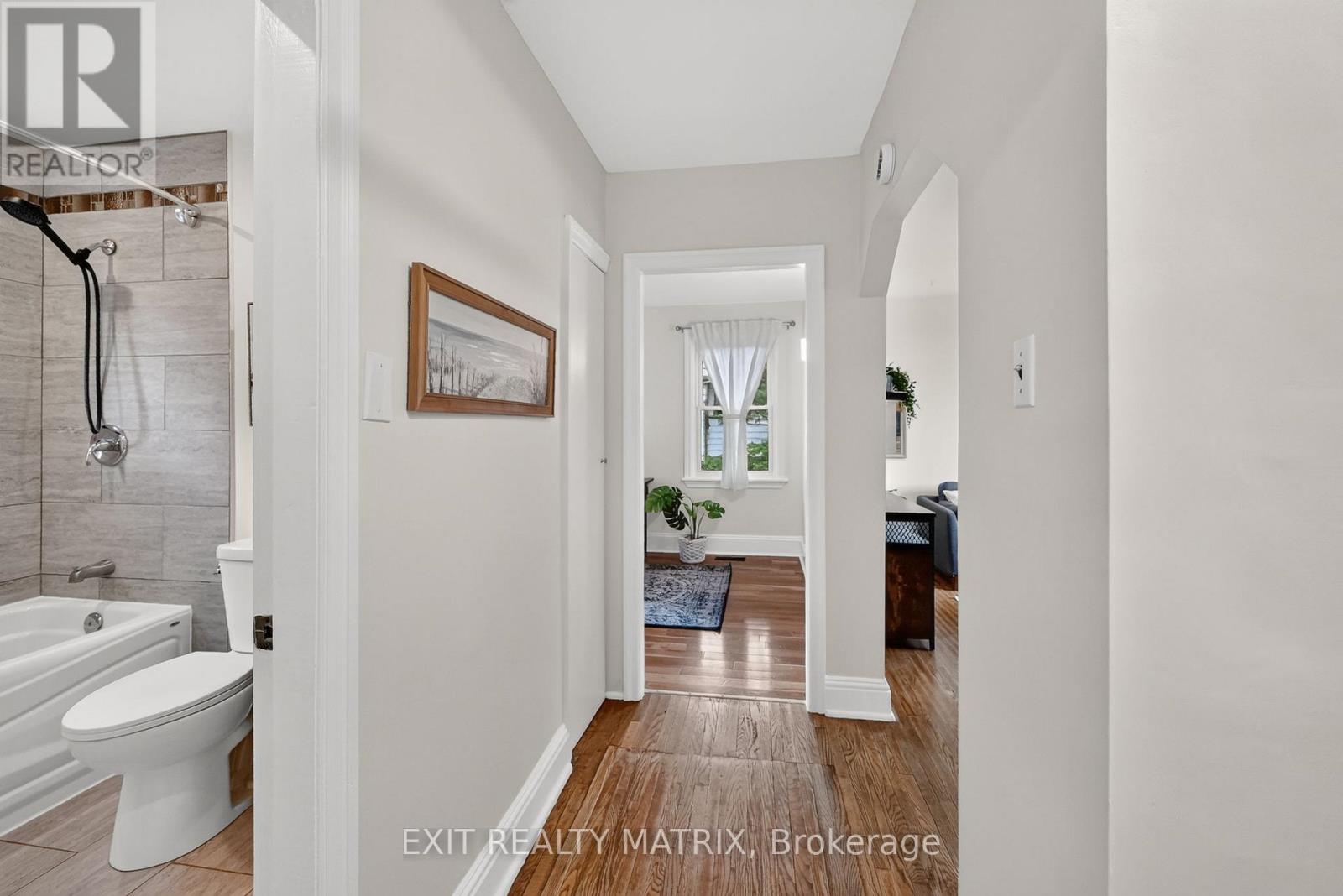 8150 VICTORIA STREET - 17