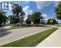 6563 Thornberry, Windsor, ON N8T3A6 Photo 21