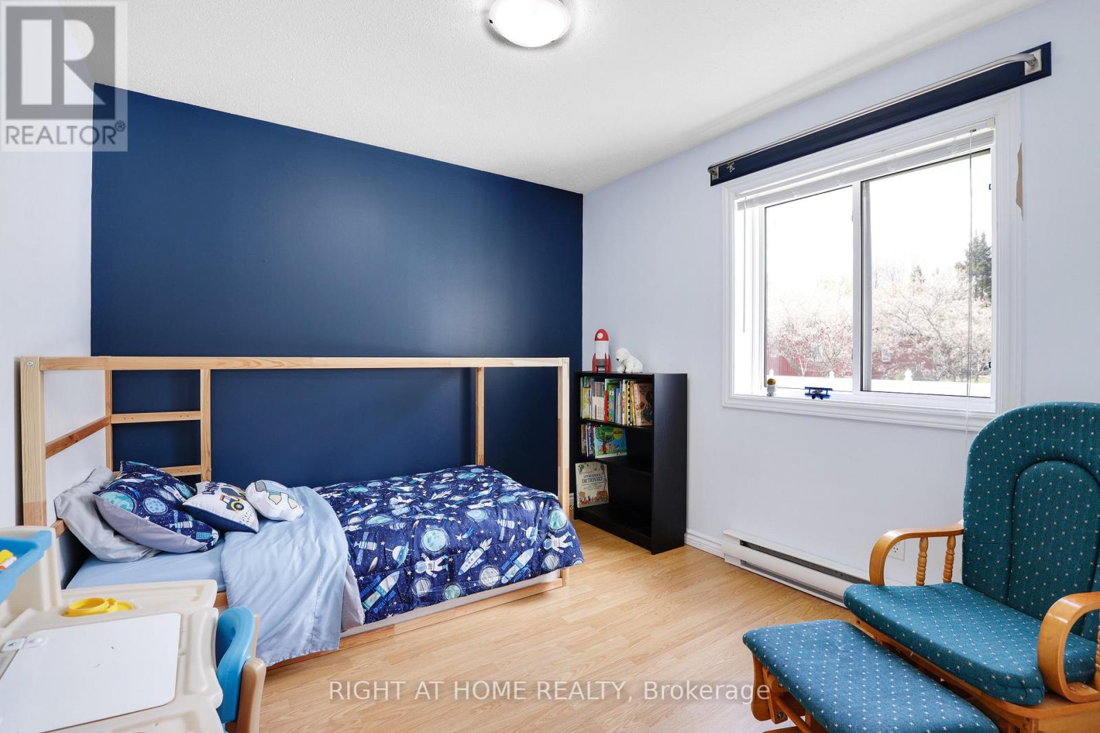 902 RUE ELIZABETH STREET - 17