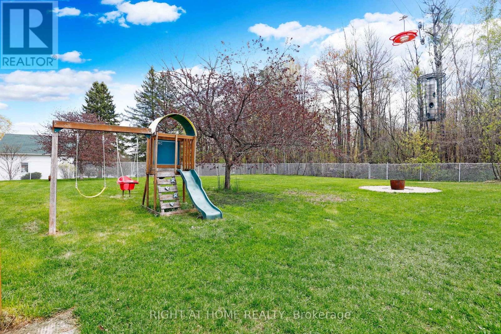 902 RUE ELIZABETH STREET - 27