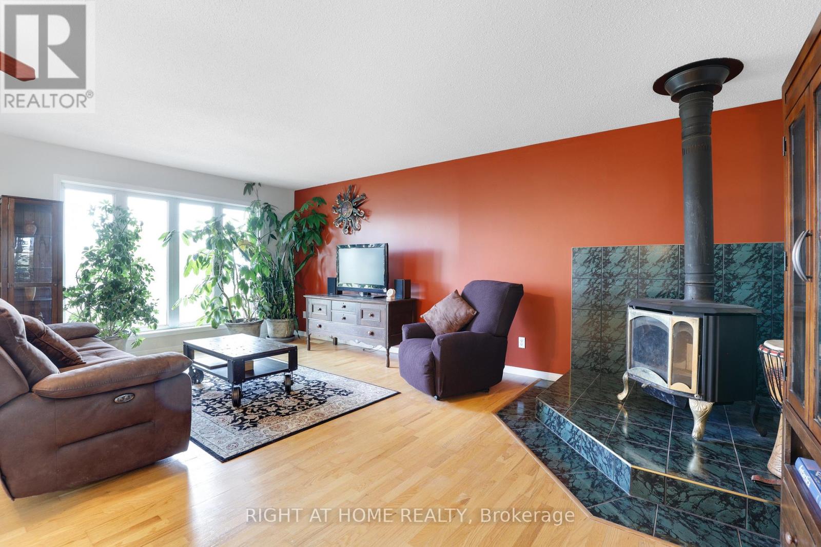 902 RUE ELIZABETH STREET - 7