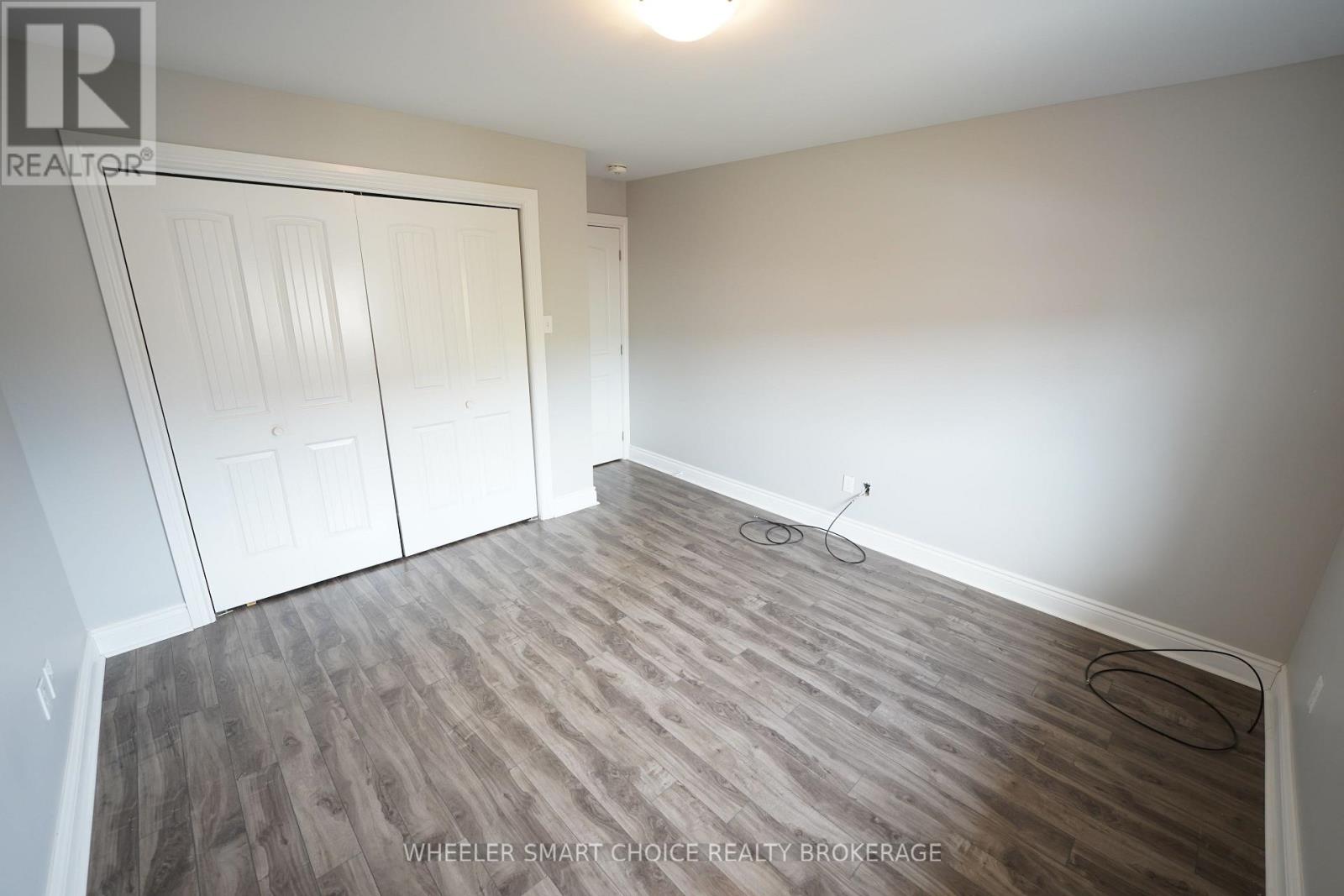 53 MERCIER AVENUE E - 12