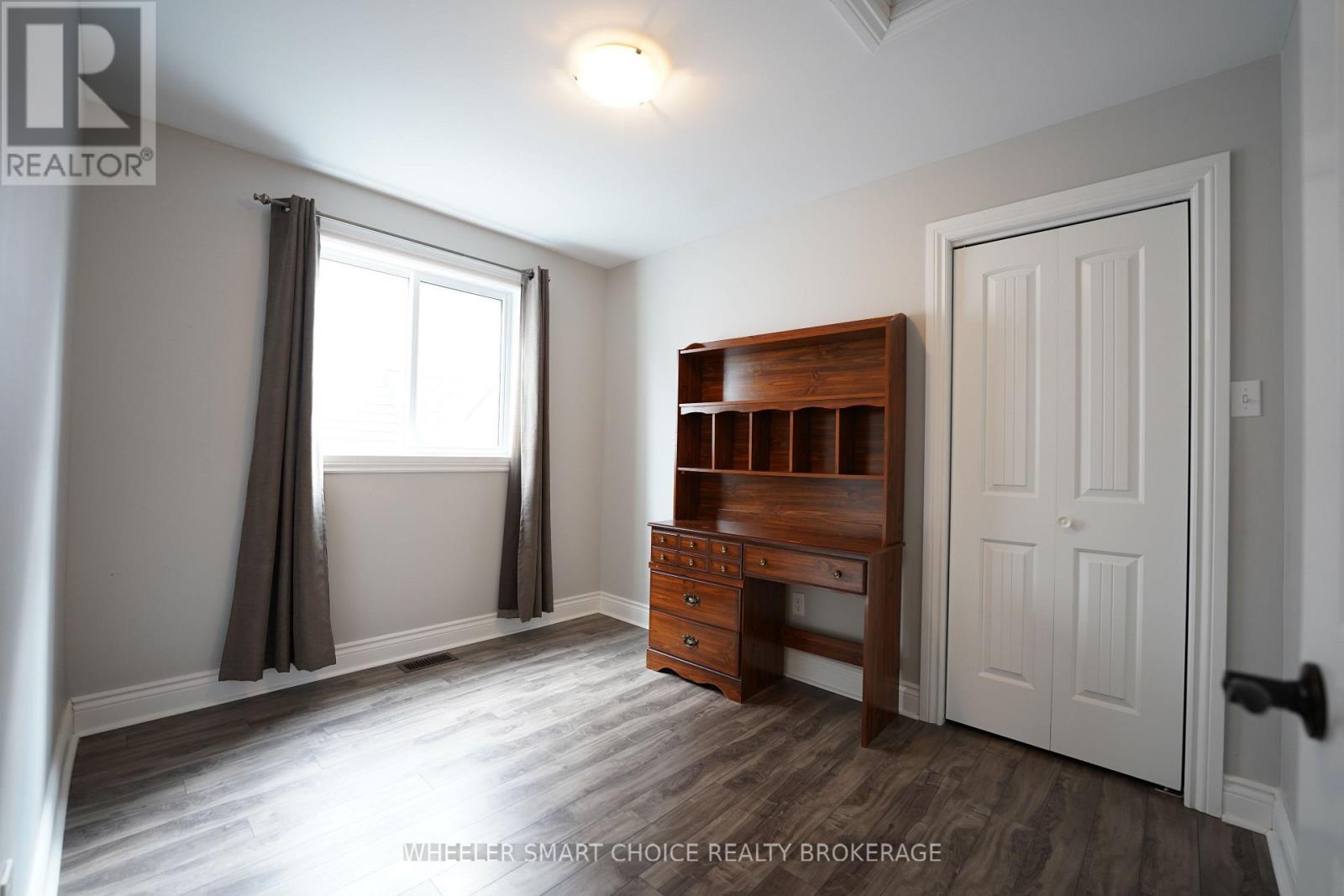 53 MERCIER AVENUE E - 19