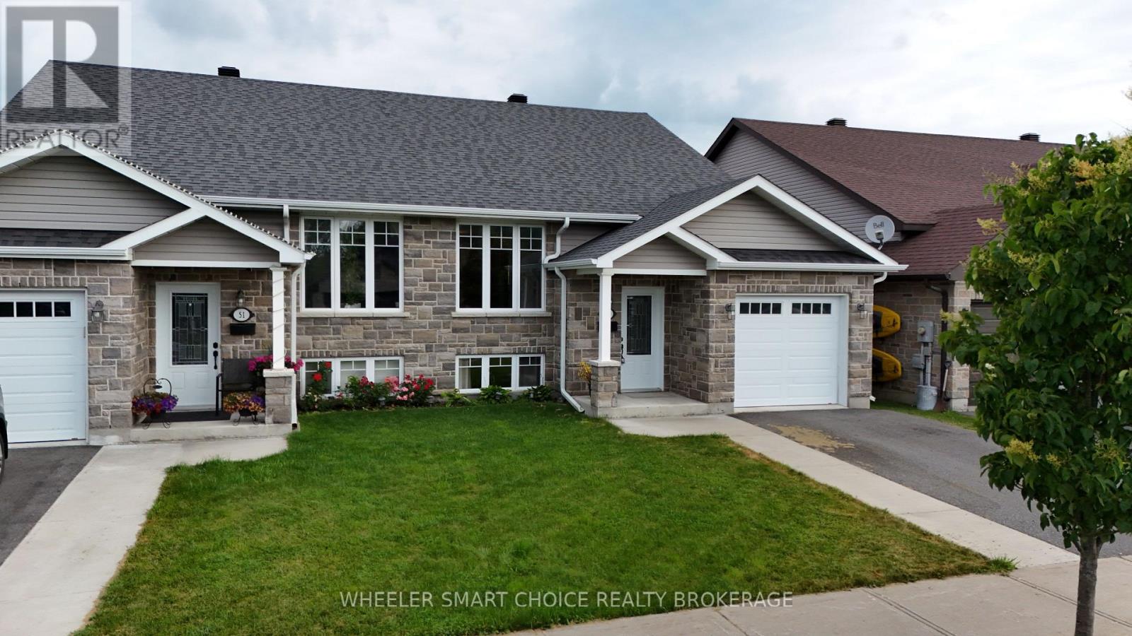 53 MERCIER AVENUE E - 2