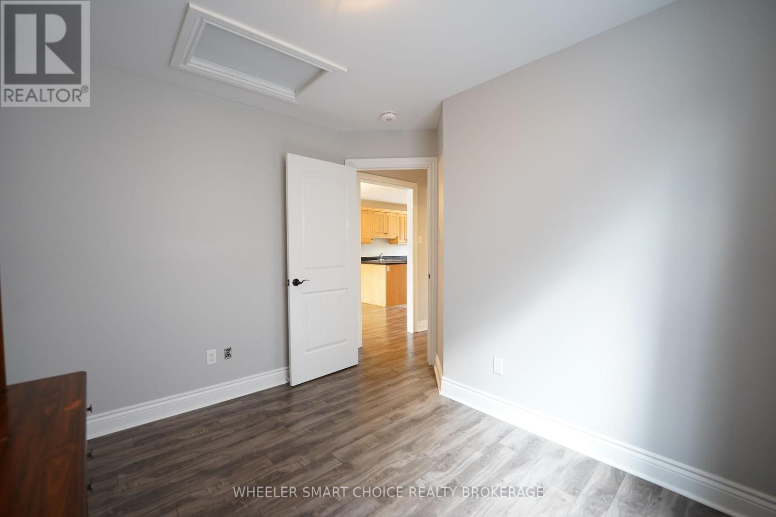 53 MERCIER AVENUE E - 20