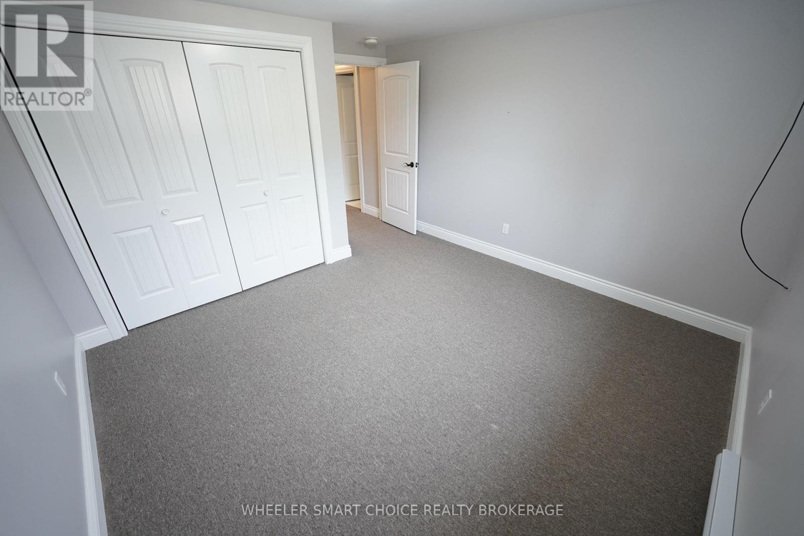 53 MERCIER AVENUE E - 22
