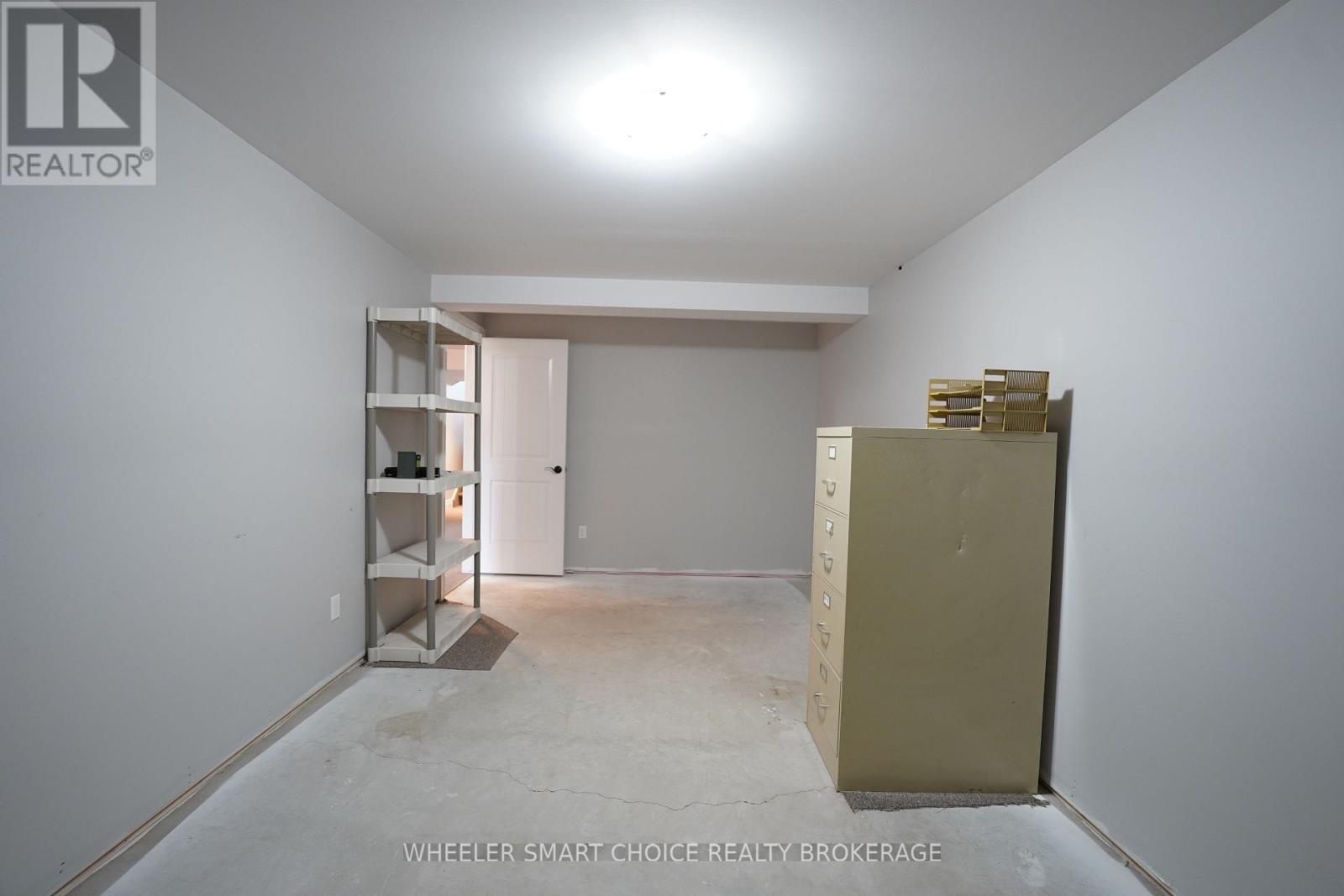 53 MERCIER AVENUE E - 25