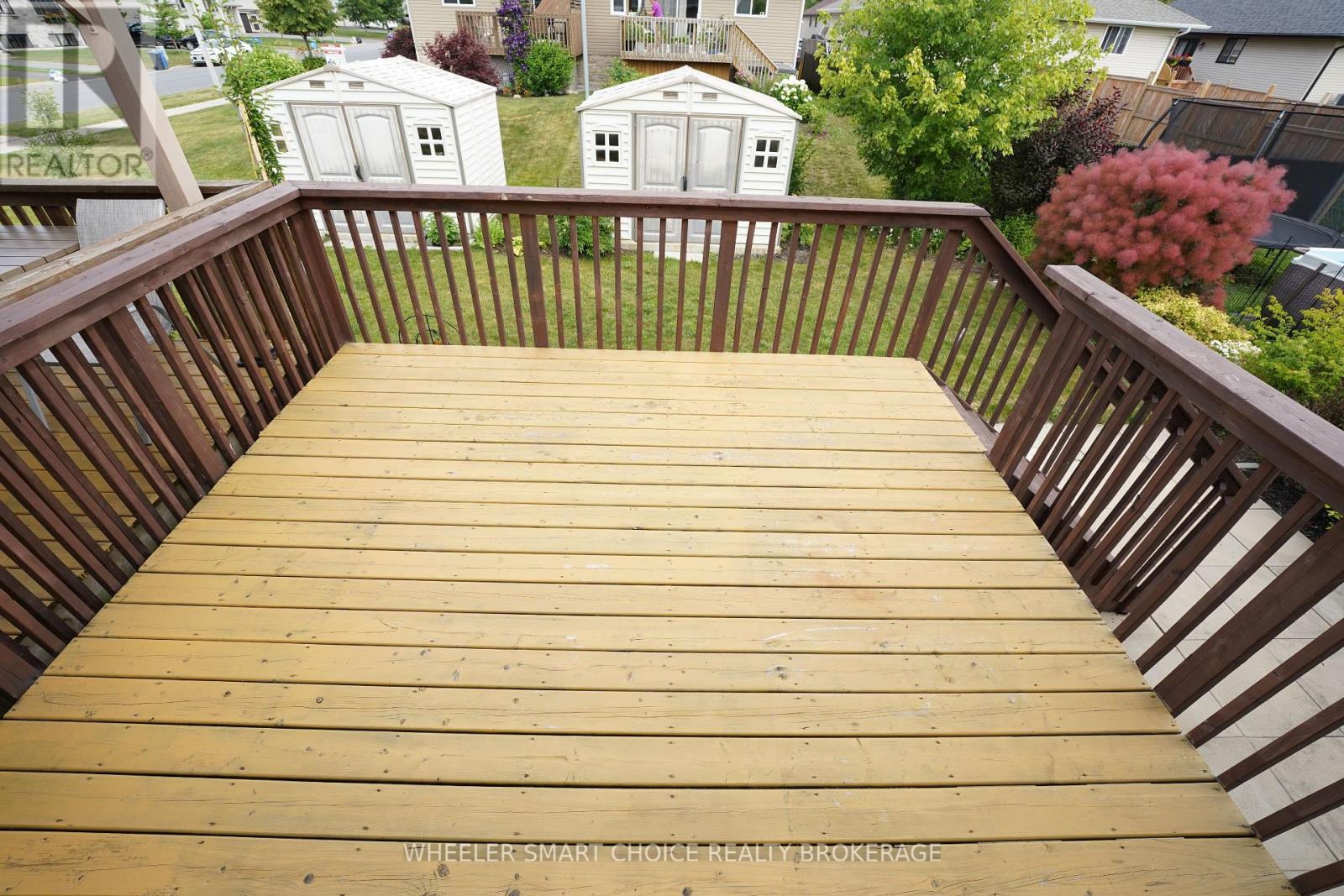 53 MERCIER AVENUE E - 26