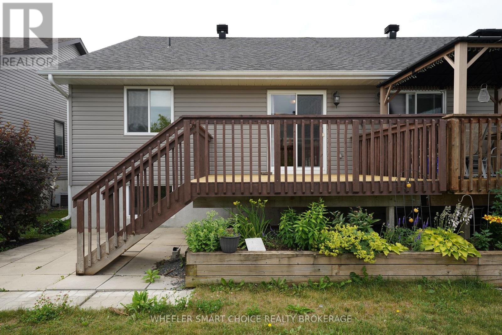 53 MERCIER AVENUE E - 27