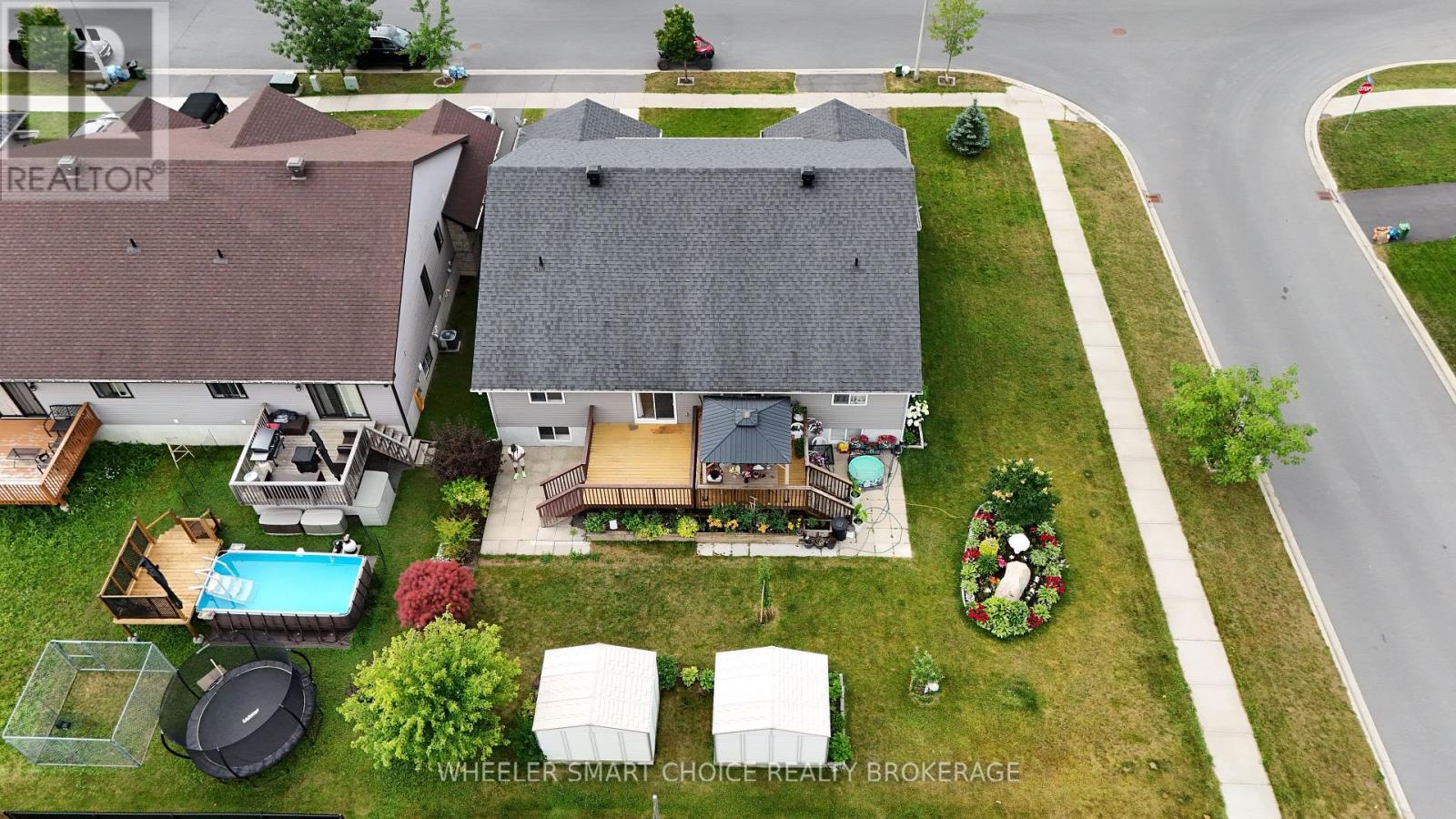 53 MERCIER AVENUE E - 35